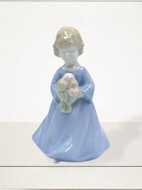 Vintage Golden Crown 1886 Ebeling and Reuss E&R Figurine Girl Bouquet